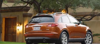 Infiniti FX45 (2003) - picture 12 of 24