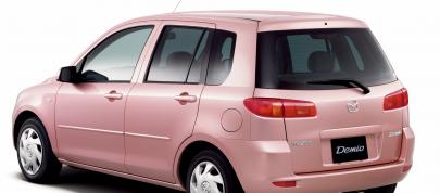 Mazda Demio Stardust Pink Limited Edition (2003) - picture 4 of 10