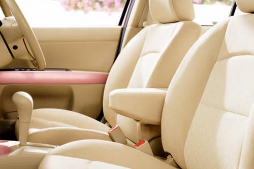 Mazda Demio Stardust Pink Limited Edition (2003) - picture 9 of 10