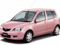 Mazda Demio Stardust Pink Limited Edition (2003) - picture 2 of 10
