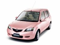 Mazda Demio Stardust Pink Limited Edition (2003) - picture 3 of 10