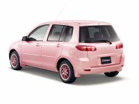 Mazda Demio Stardust Pink Limited Edition (2003) - picture 5 of 10