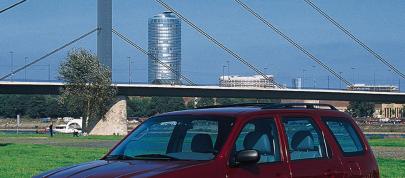 Mazda Tribute (2003) - picture 12 of 23