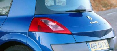 Renault Megane II Hatch (2003) - picture 4 of 9