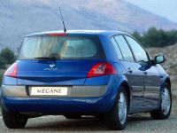 Renault Megane II Hatch (2003) - picture 6 of 9