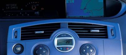 Renault Scenic II (2003) - picture 15 of 22