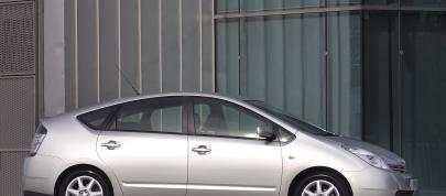 Toyota Prius (2003) - picture 12 of 27