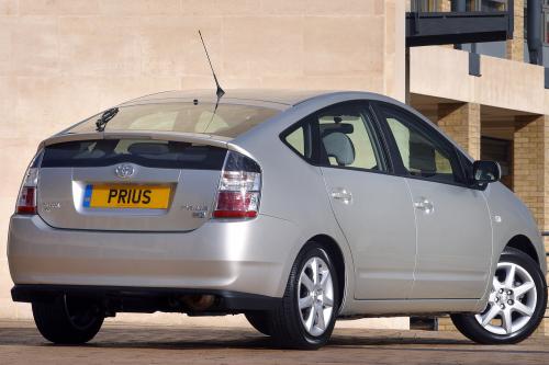 Toyota Prius (2003) - picture 16 of 27