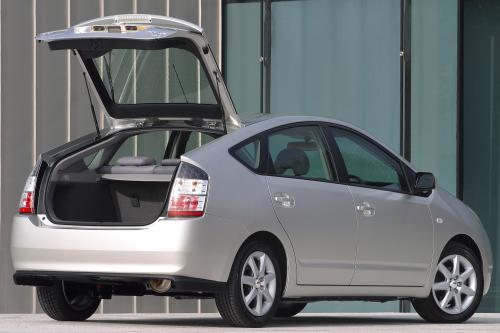 Toyota Prius (2003) - picture 17 of 27