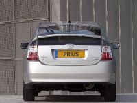 Toyota Prius (2003) - picture 18 of 27