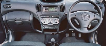 Toyota Yaris Verso (2003) - picture 4 of 5