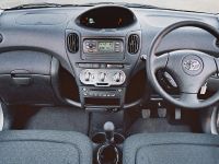 Toyota Yaris Verso (2003)