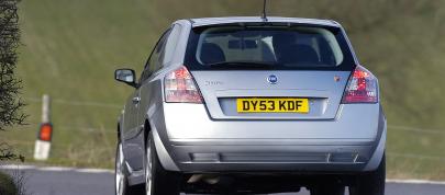 Fiat Stilo (2004) - picture 15 of 18