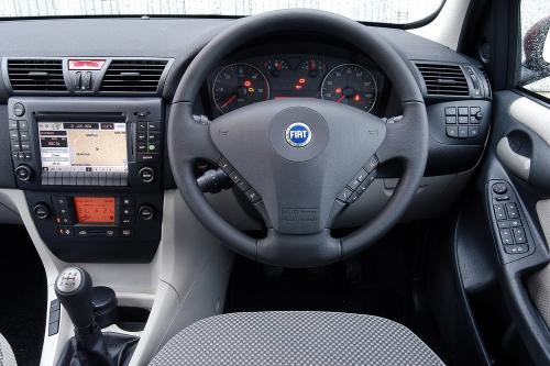 Fiat Stilo (2004) - picture 16 of 18