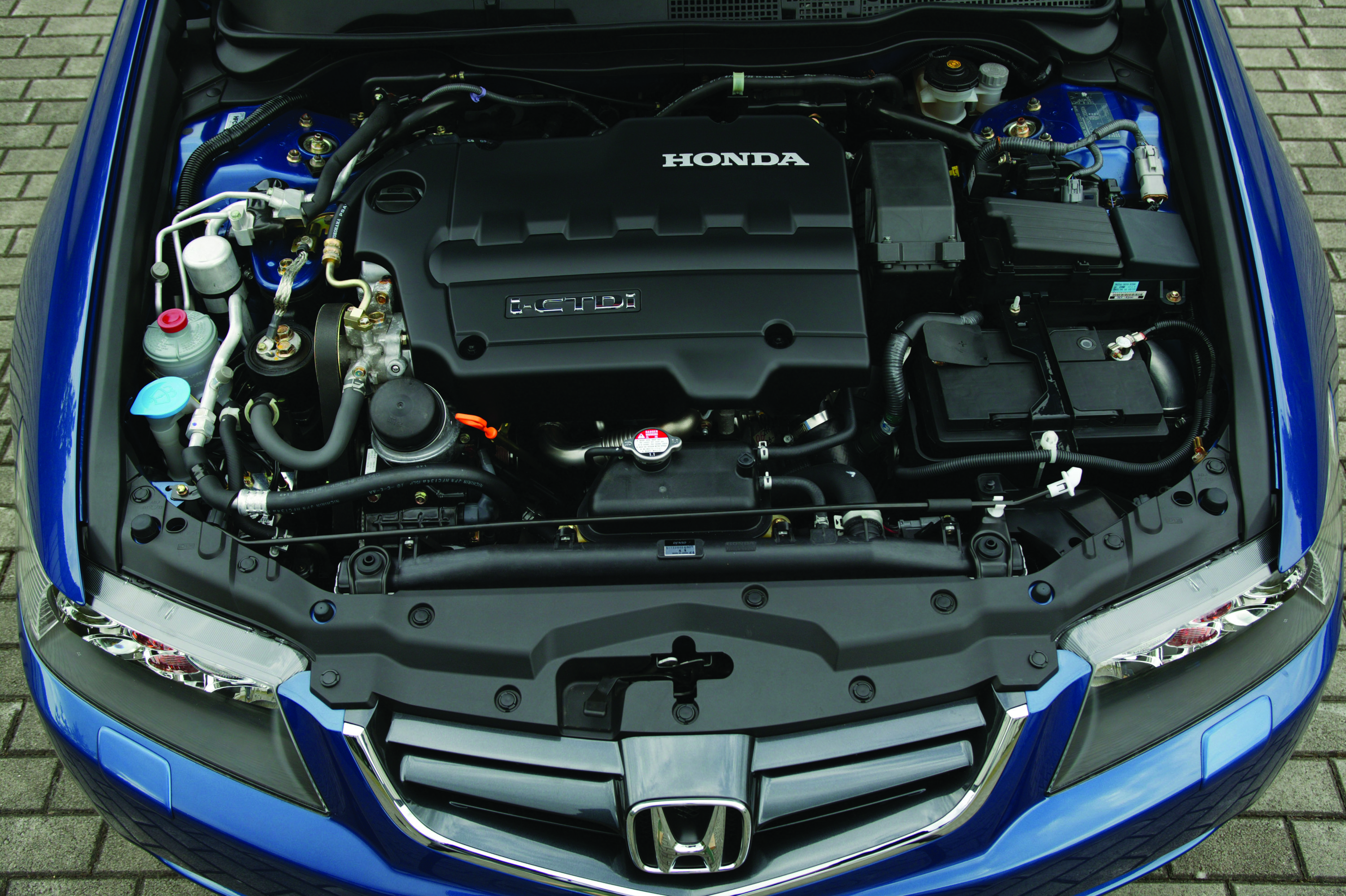 Honda дизель. Honda Accord 7 под капотом. Хонда Аккорд 2.2 дизель. Мотор Хонда Аккорд 7 2.2 дизель. Двигатель Хонда 2.2 дизель.