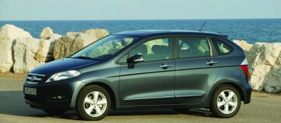 Honda FRV (2004) - picture 12 of 26