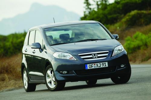 Honda FRV (2004) - picture 9 of 26