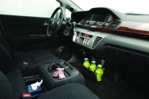 Honda FRV (2004) - picture 24 of 26