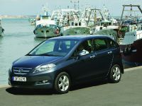 Honda FRV (2004) - picture 3 of 26