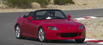 Honda S2000 (2004) - picture 12 of 56