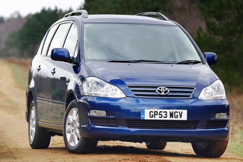 Toyota Avensis Verso (2004) - picture 1 of 10