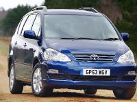 Toyota Avensis Verso (2004)