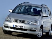 Toyota Avensis Verso (2004) - picture 6 of 10