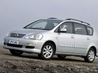Toyota Avensis Verso (2004)