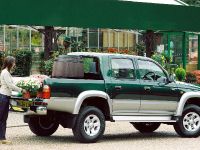 Toyota Hilux Double Cab (2004) - picture 3 of 4