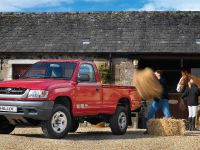 Toyota Hilux Single Cab (2004) - picture 2 of 4