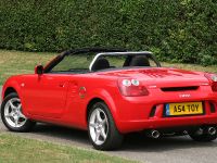 Toyota MR2 Roadster (2004) - picture 2 of 4