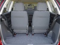 Toyota Previa (2004) - picture 6 of 9