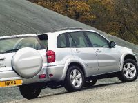 Toyota RAV4 D-4D (2004)