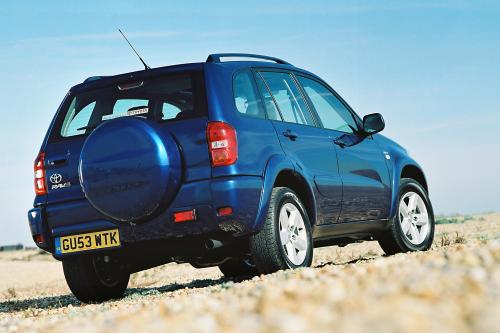 Toyota RAV4 (2004) - picture 8 of 8