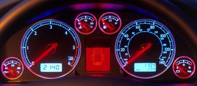 Volkswagen Sharan (2004) - picture 4 of 8