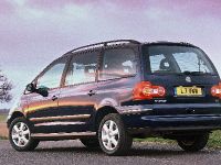 Volkswagen Sharan (2004) - picture 2 of 8