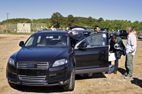 Audi Q7 prototype (2005) - picture 9 of 17