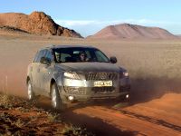 Audi Q7 prototype (2005) - picture 11 of 17