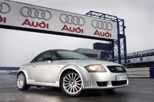 Audi TT quattro Sport (2005) - picture 1 of 3