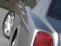 Bentley Continental Flying Spur (2005) - picture 11 of 13