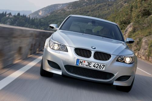 BMW M5 (2005) - picture 1 of 4