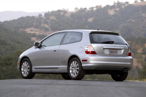 Honda Civic Hybrid (2005) - picture 9 of 15