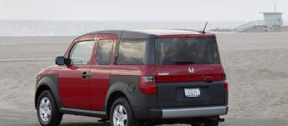 Honda Element (2005) - picture 12 of 25