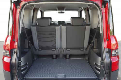 Honda Element (2005) - picture 16 of 25