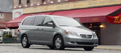 Honda Odyssey EX (2005) - picture 12 of 35