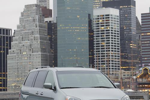Honda Odyssey EX (2005) - picture 8 of 35