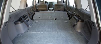 Honda Pilot EX (2005) - picture 12 of 17