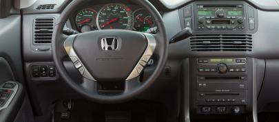 Honda Pilot EX (2005) - picture 15 of 17