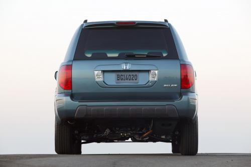 Honda Pilot EX (2005) - picture 9 of 17