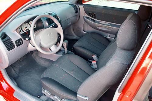 Hyundai Accent (2005) - picture 8 of 9